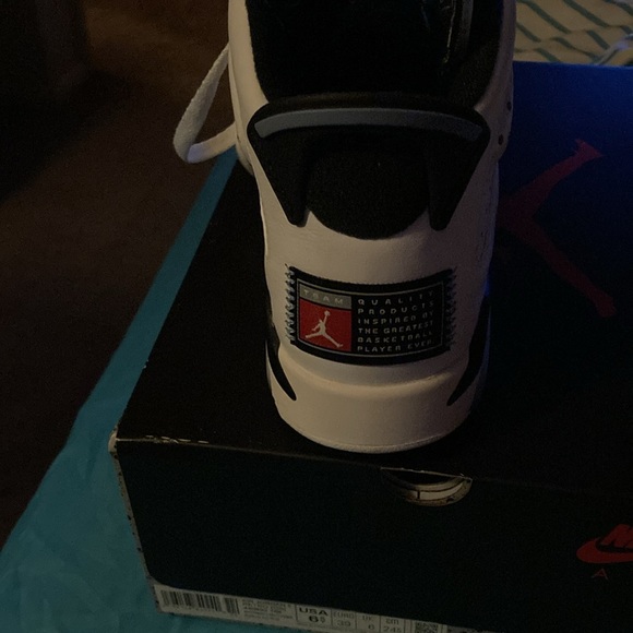 Wore maybe twice still in great condition - Picture 2 of 4